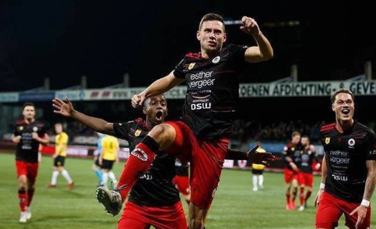 向他伸出橄 向他伸出橄